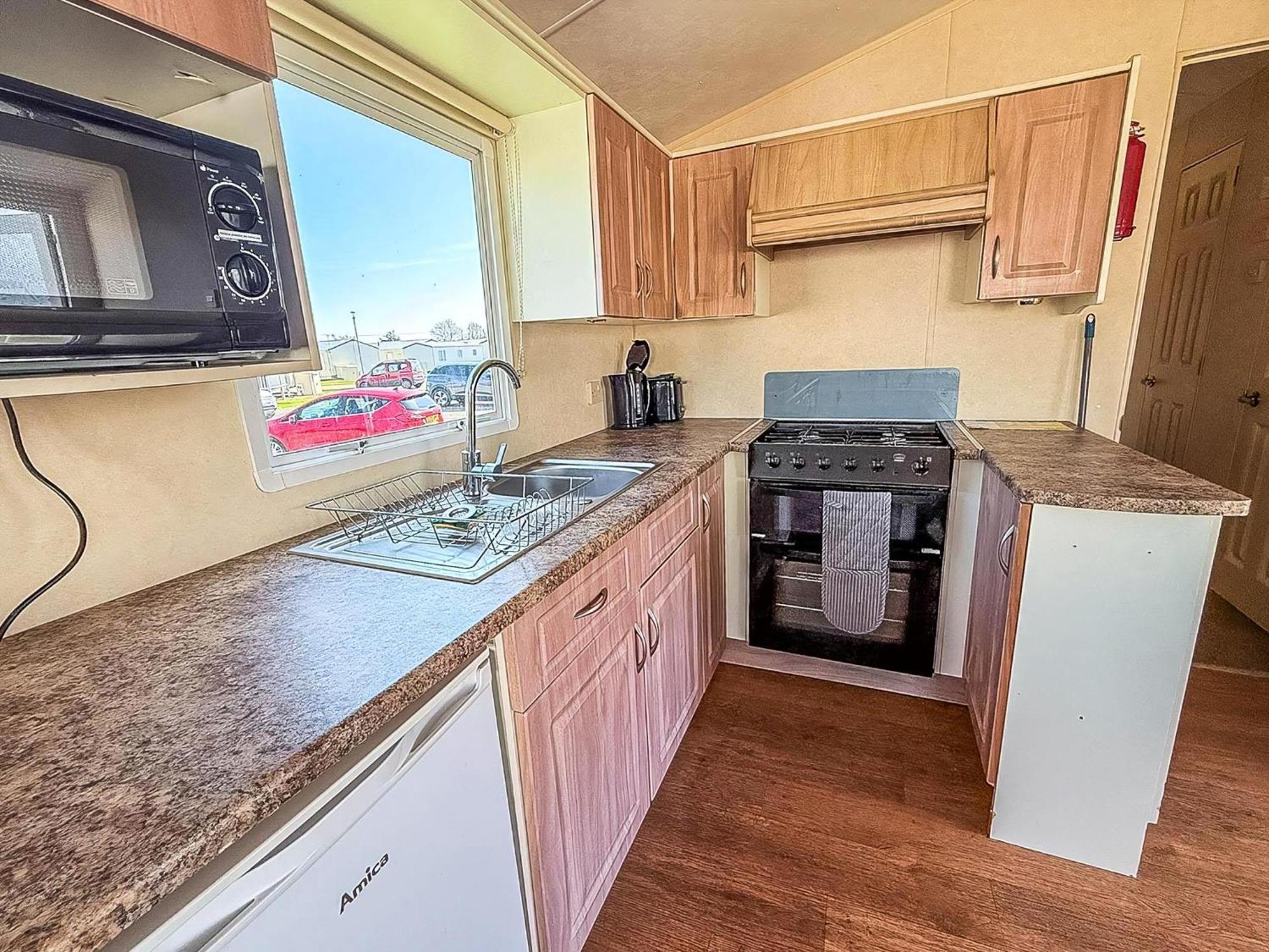 Superb Caravan At Seawick Holiday Park, Sleeps 8 Ref 27202Sw Clacton-on-Sea Ngoại thất bức ảnh