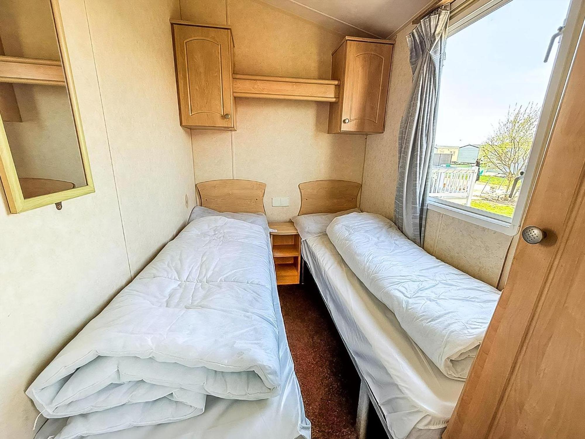 Superb Caravan At Seawick Holiday Park, Sleeps 8 Ref 27202Sw Clacton-on-Sea Ngoại thất bức ảnh