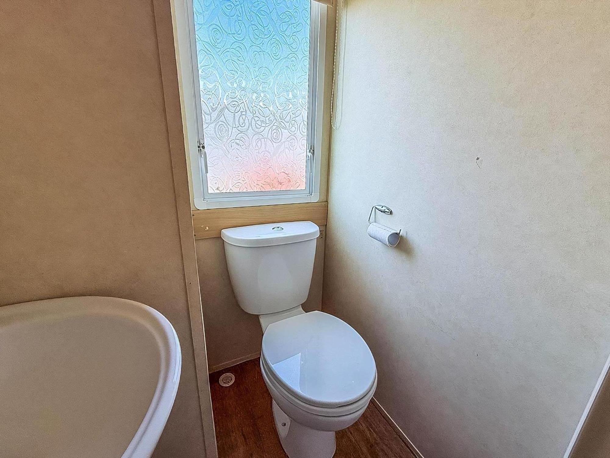 Superb Caravan At Seawick Holiday Park, Sleeps 8 Ref 27202Sw Clacton-on-Sea Ngoại thất bức ảnh