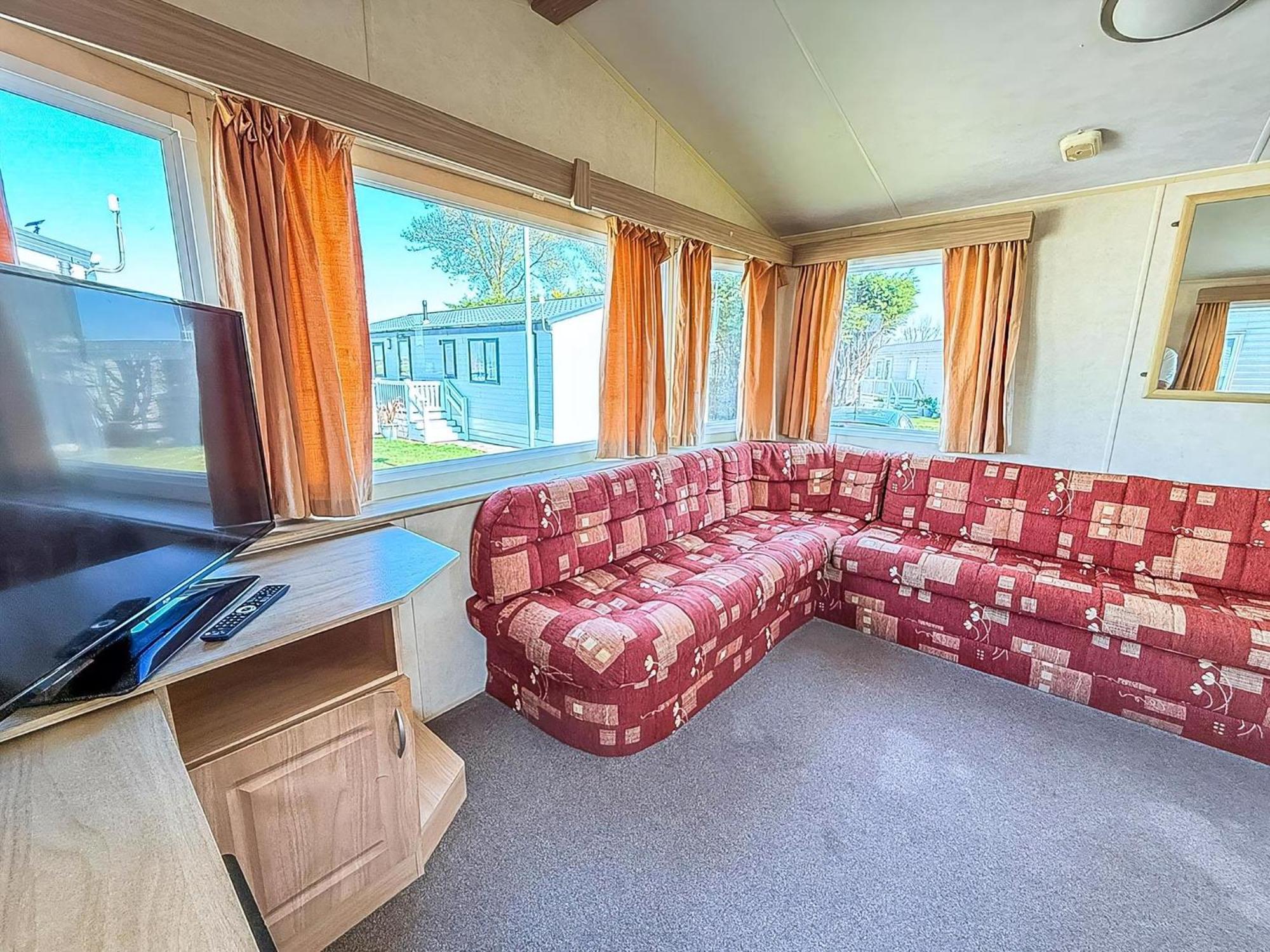 Superb Caravan At Seawick Holiday Park, Sleeps 8 Ref 27202Sw Clacton-on-Sea Ngoại thất bức ảnh
