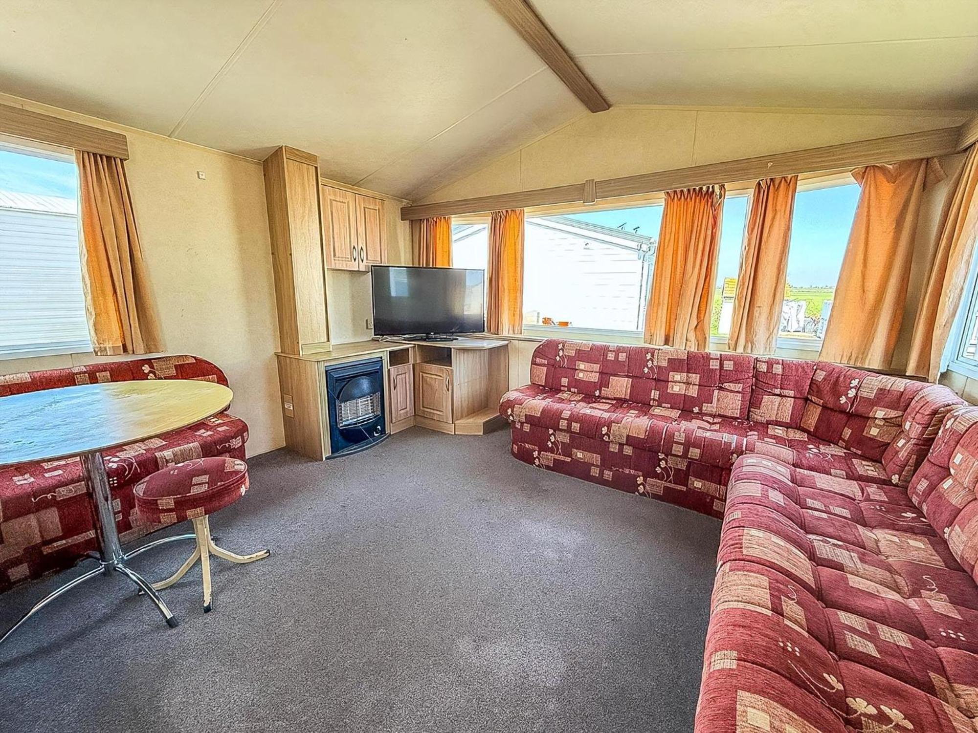 Superb Caravan At Seawick Holiday Park, Sleeps 8 Ref 27202Sw Clacton-on-Sea Ngoại thất bức ảnh
